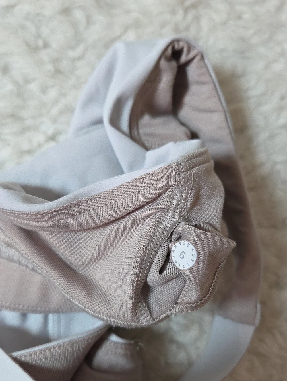 Lululemon Break Free Bra in Light Grey Sz 6 B/C Cup